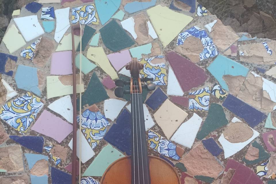 Violín trencadís