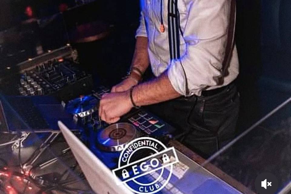 DJ Stvez
