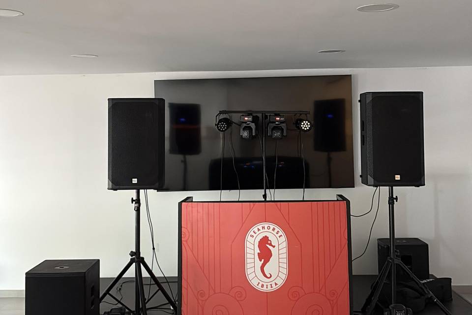 Equipamiento dj y luces