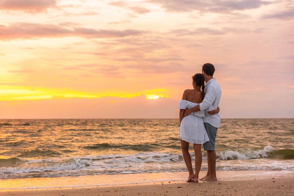 Pareja puesta de sol