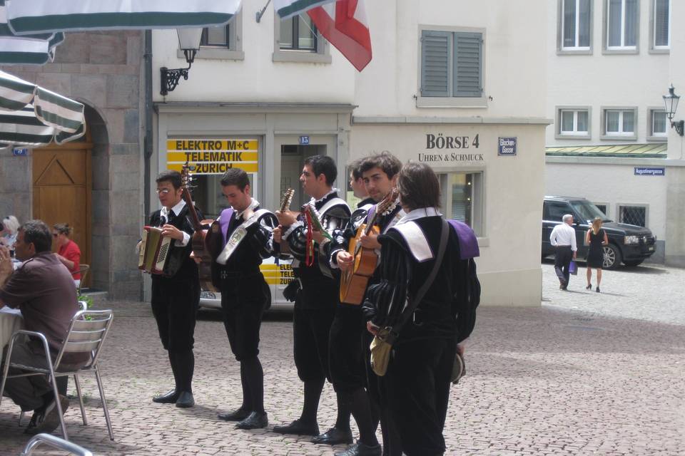 Tocando en Zúrich 2012
