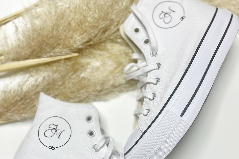 Convers novios personalizado