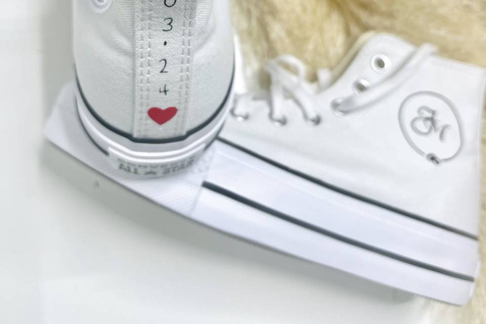 Convers novios personalizado