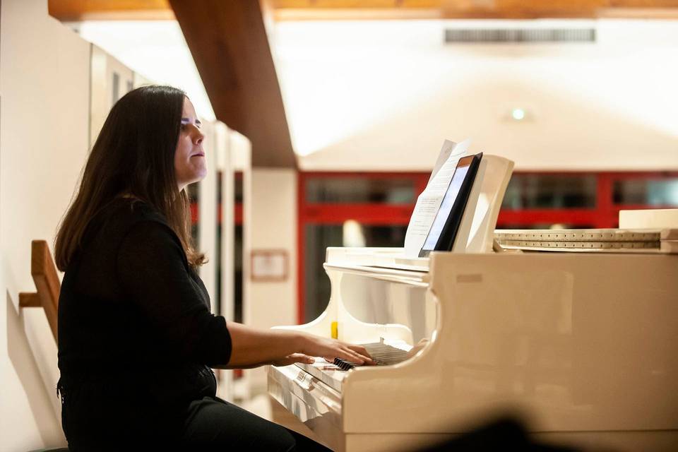 Raquel Pelayo/Voz-Piano