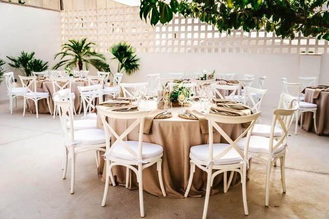 Alquiler de mesa para eventos y bodas. Mesas Altas Cobre