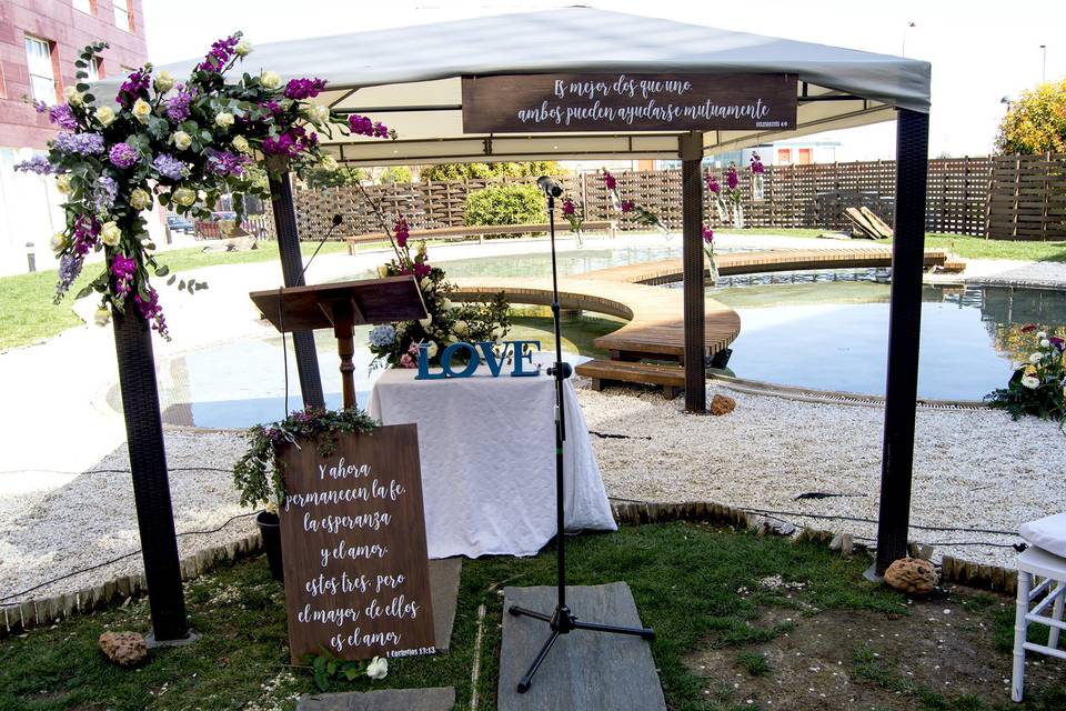 Altar para ceremonia cristiana