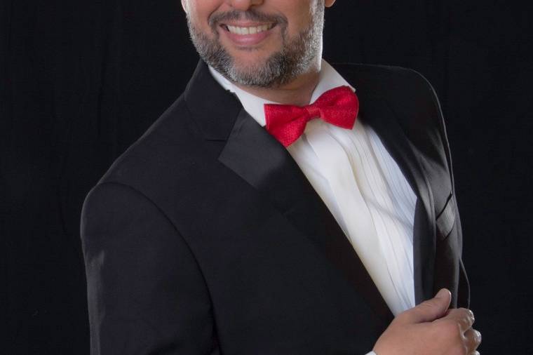 Juan Luis Domínguez - Tenor