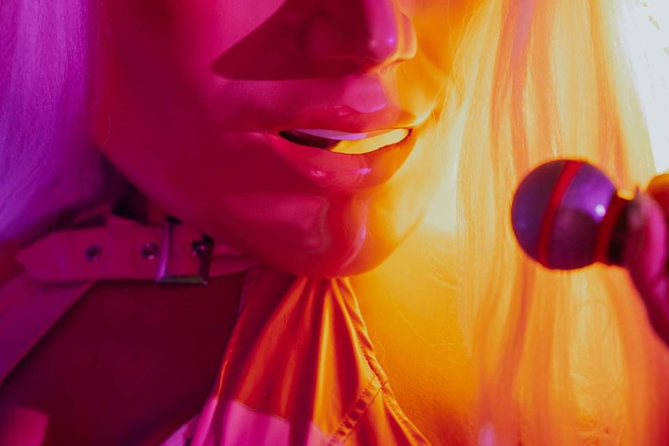 Hora loca karol g