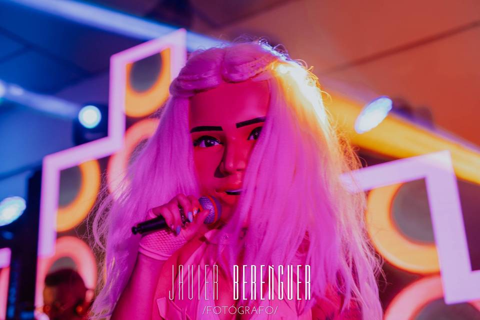 Hora loca karol g