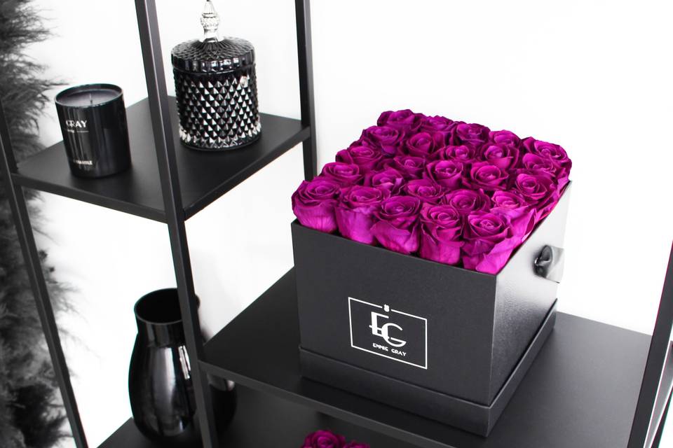 Box negro rosas lilas