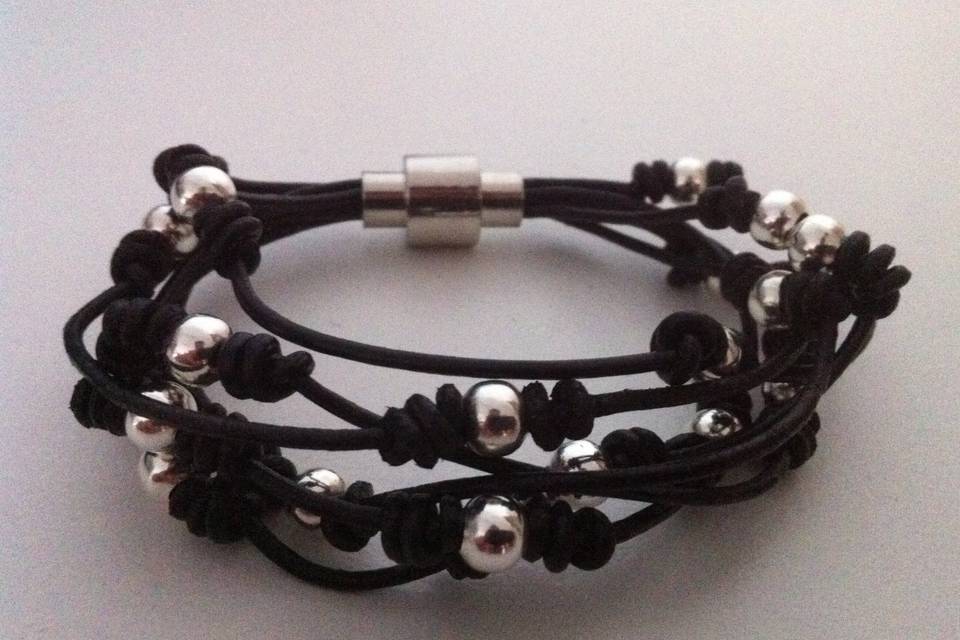 Pulsera con bolas de plata