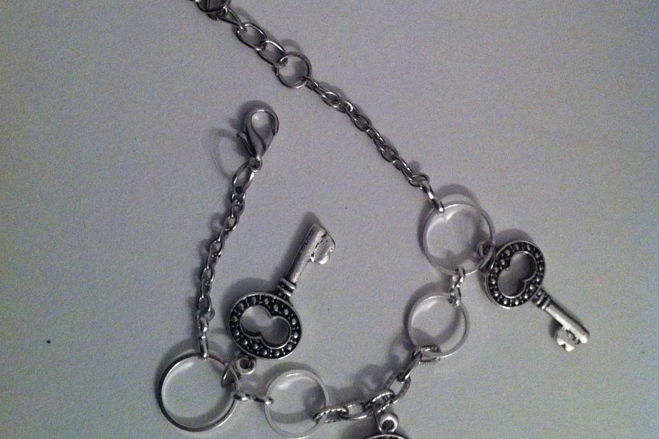 Pulsera con cadena y llave de plata