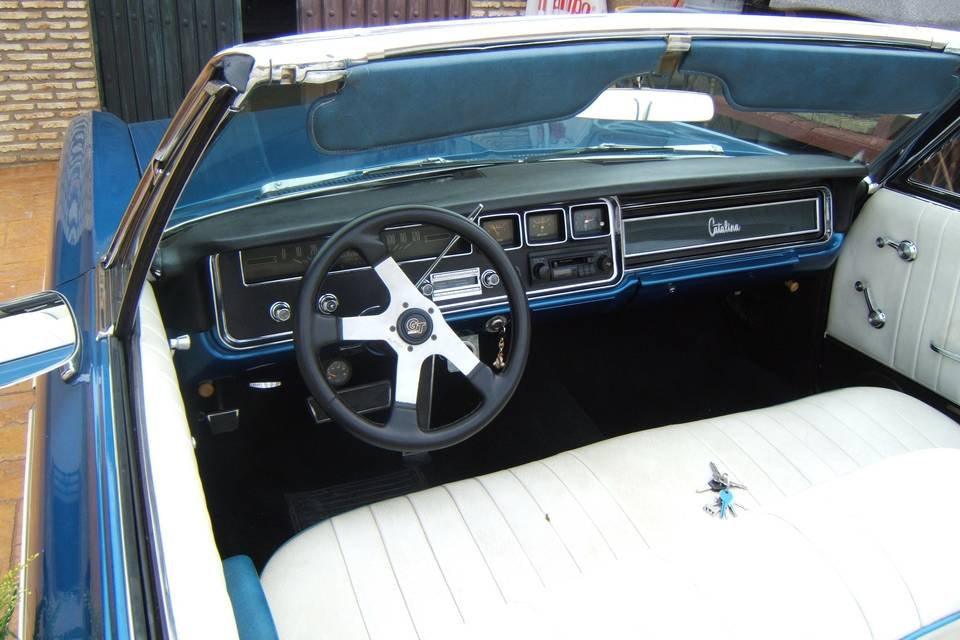 Interior pontiac