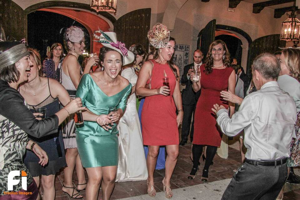 Bailando con invitados