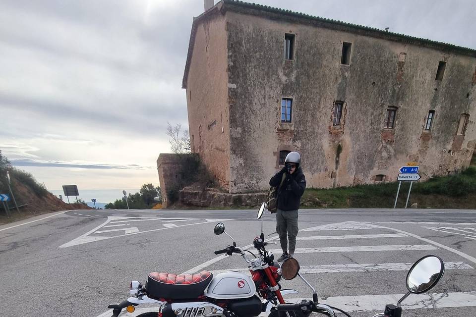 Moto para la llegada de los novios