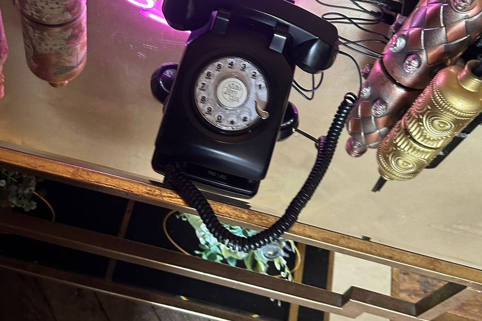 Neon + telefono