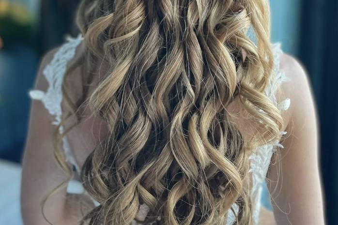 Semi recogido ondas novia