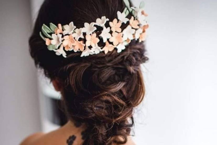 Trenza con tocado flores