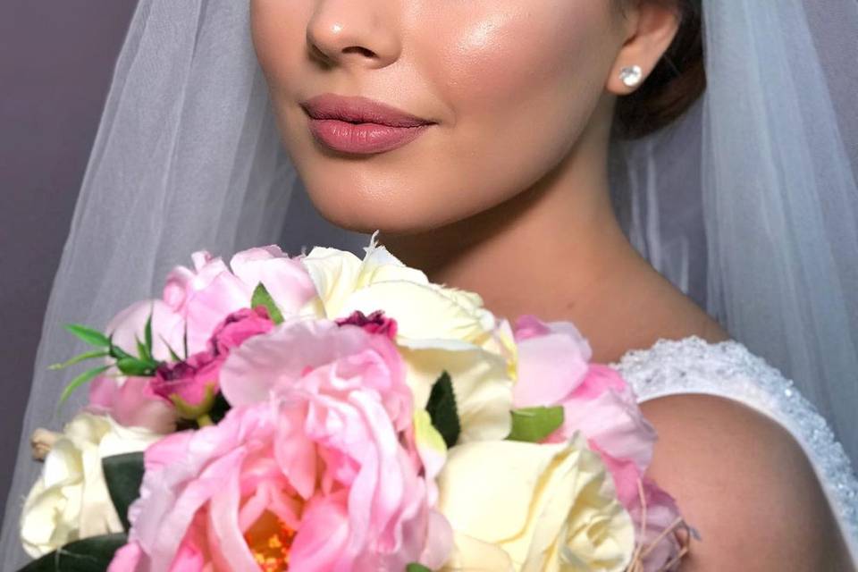 Peinado de novia y maquillaje