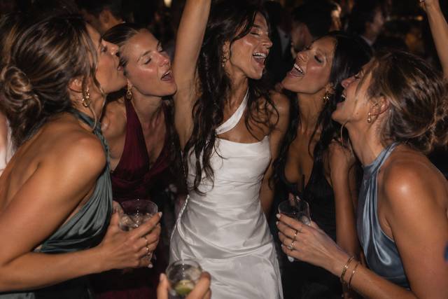 AMIGAS NOVIA