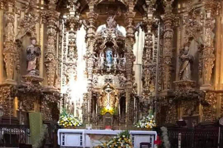 Interior de la iglesia