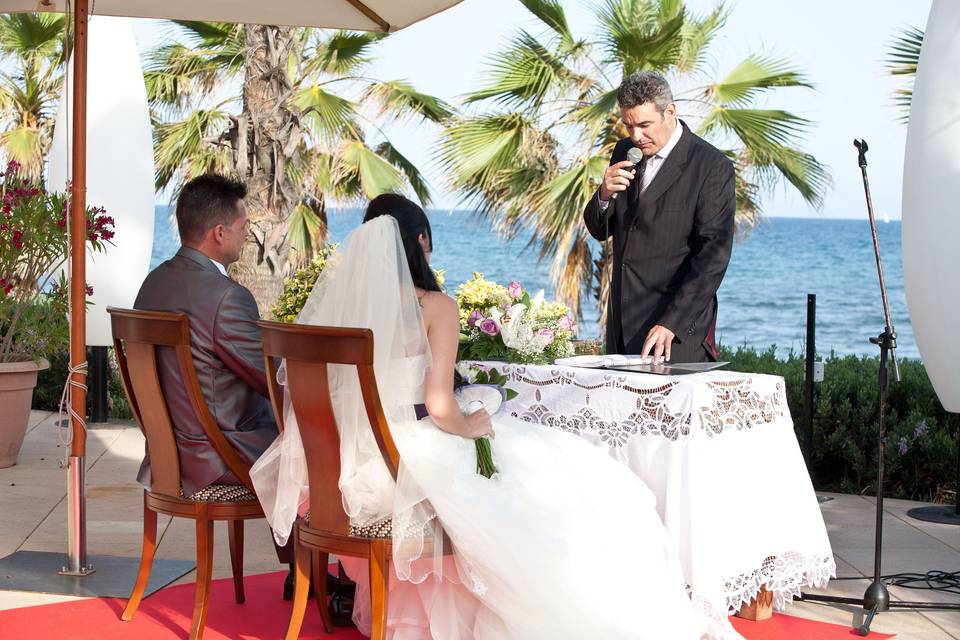 Maestro de Ceremonias y Oficiante de Bodas