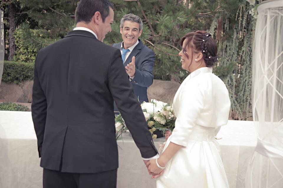 Maestro de Ceremonias y Oficiante de Bodas