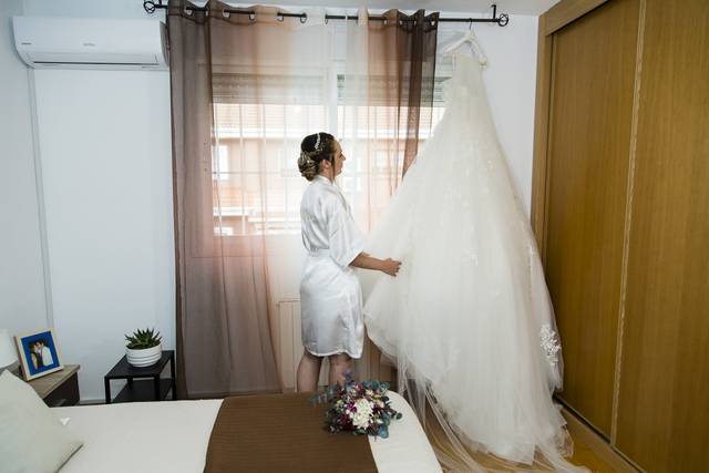 Novia y su vestido