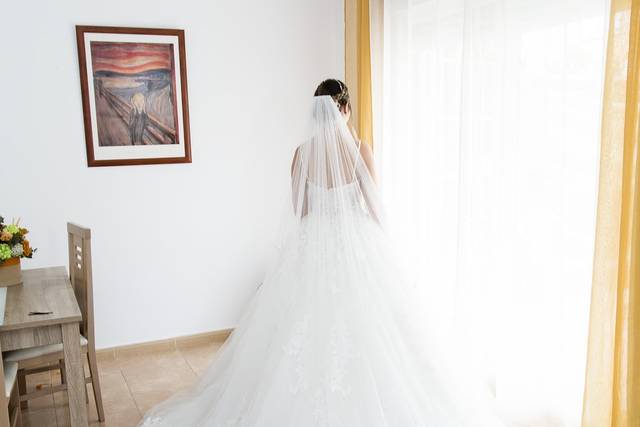 Cola vestido de novia