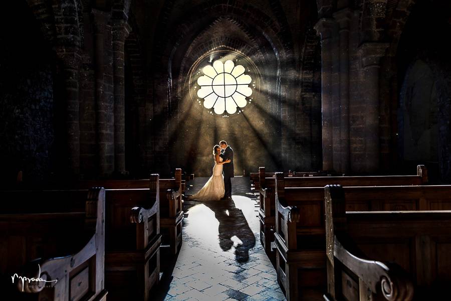 Novios en castillo de Cva