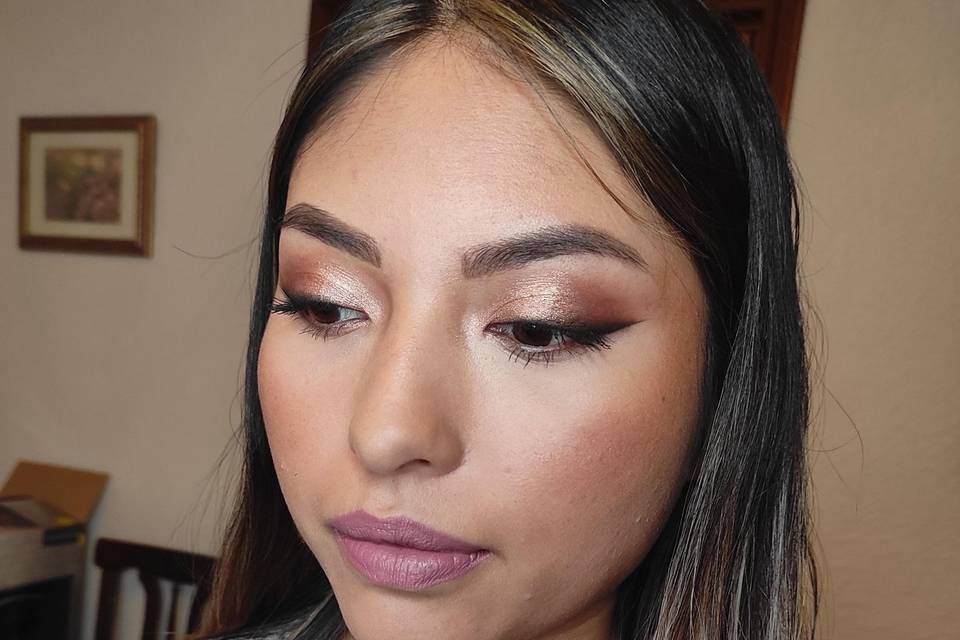 Celia Sánchez - Maquilladora profesional