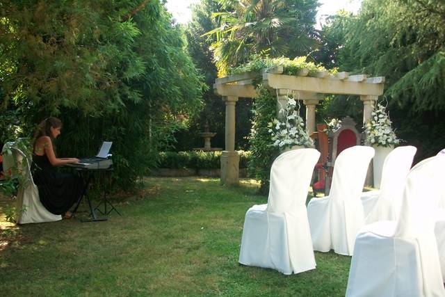 Andrea González - Pianista para bodas