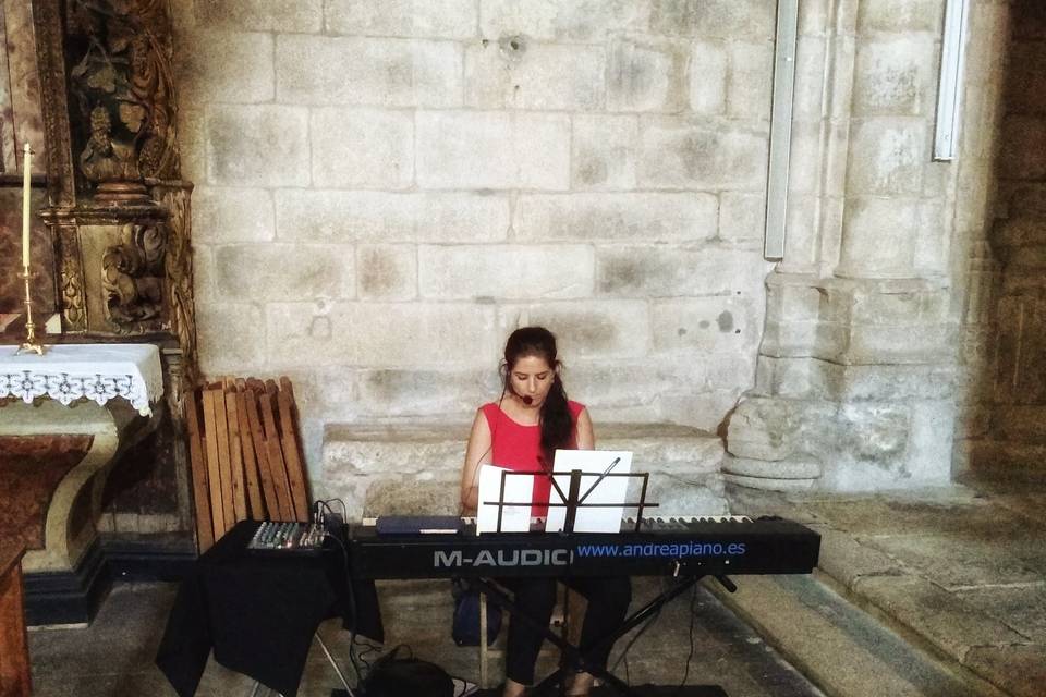 Andrea González - Pianista para bodas