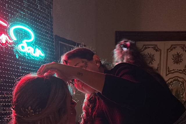 Glitter bar