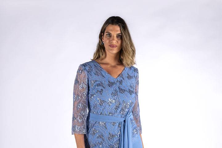 Vestido largo, cuerpo bordado