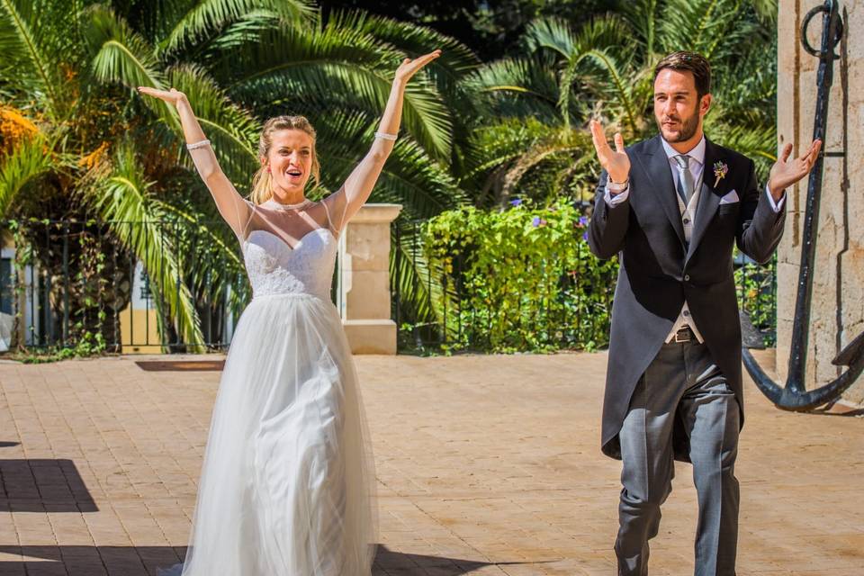 Entrada de los novios en el cóctel