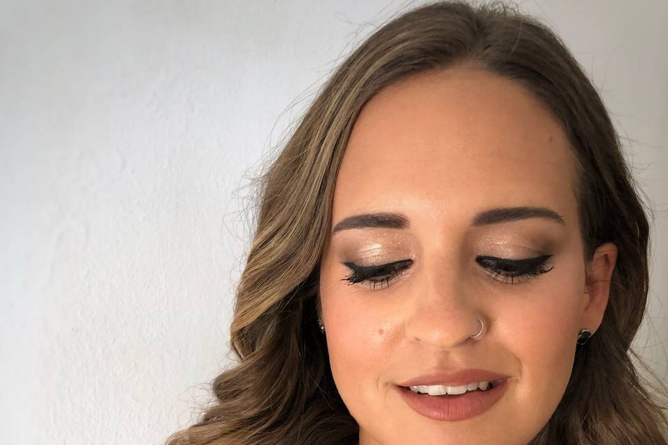 Maquillaje y peinado invitada