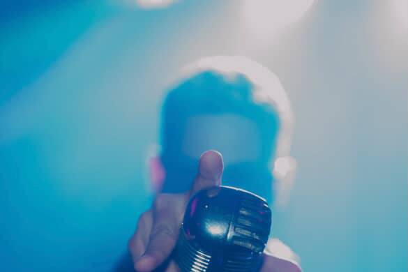 DJ & Live Music