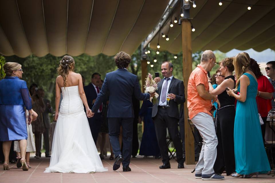 Novios en la postboda