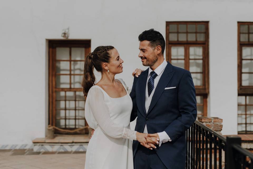 Novios en terraza