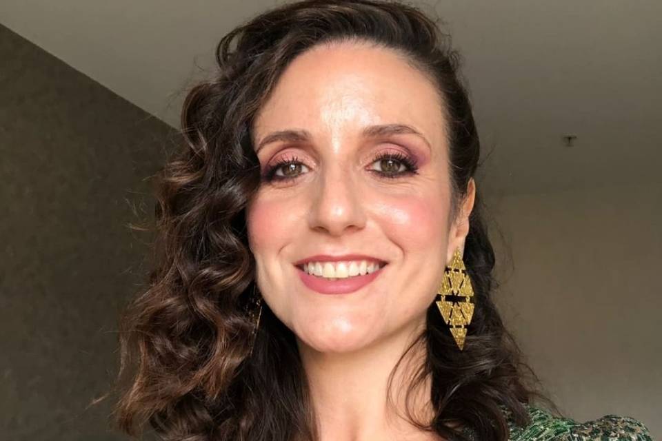 Maquillaje y peinado