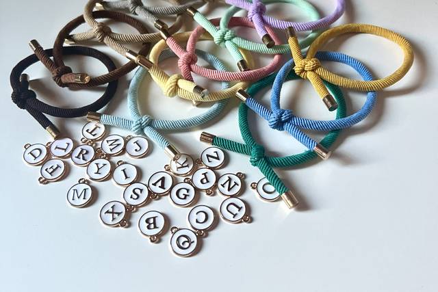 Pulsera con inicial