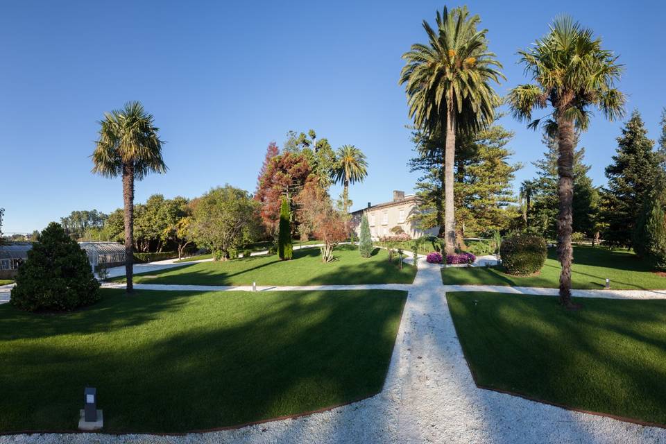 Pazo da Golpelleira by Sens Restauración