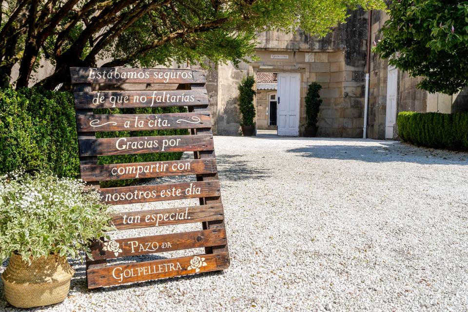 cartel_bienvenida_pazo_golpelleira