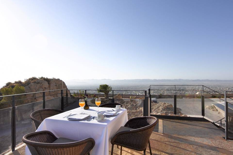 Desayune en la terraza