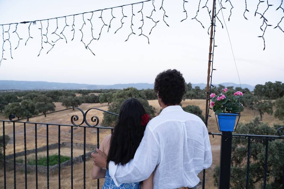 Pareja en el balcón