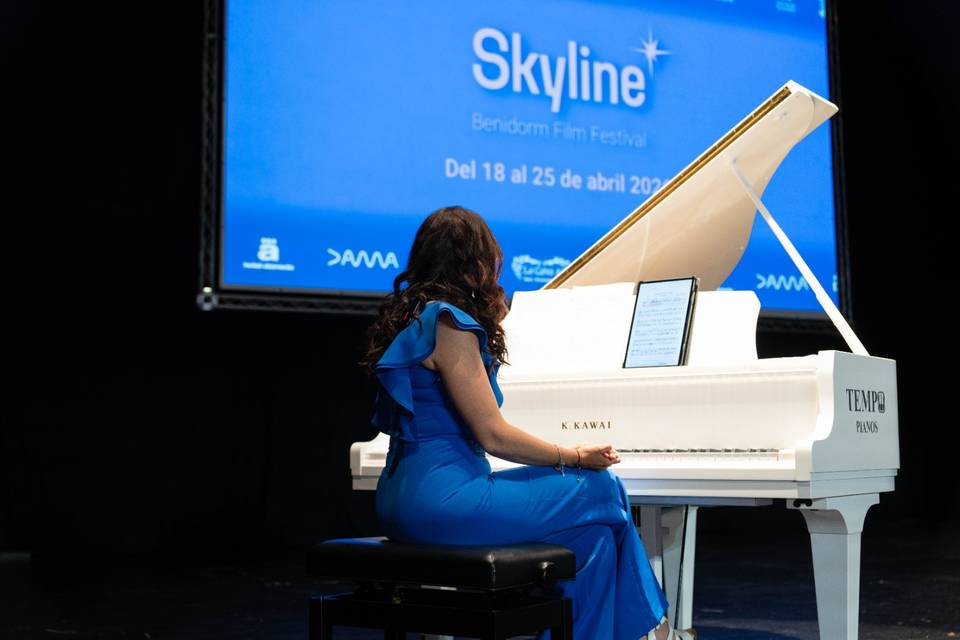 Aroa blanco piano