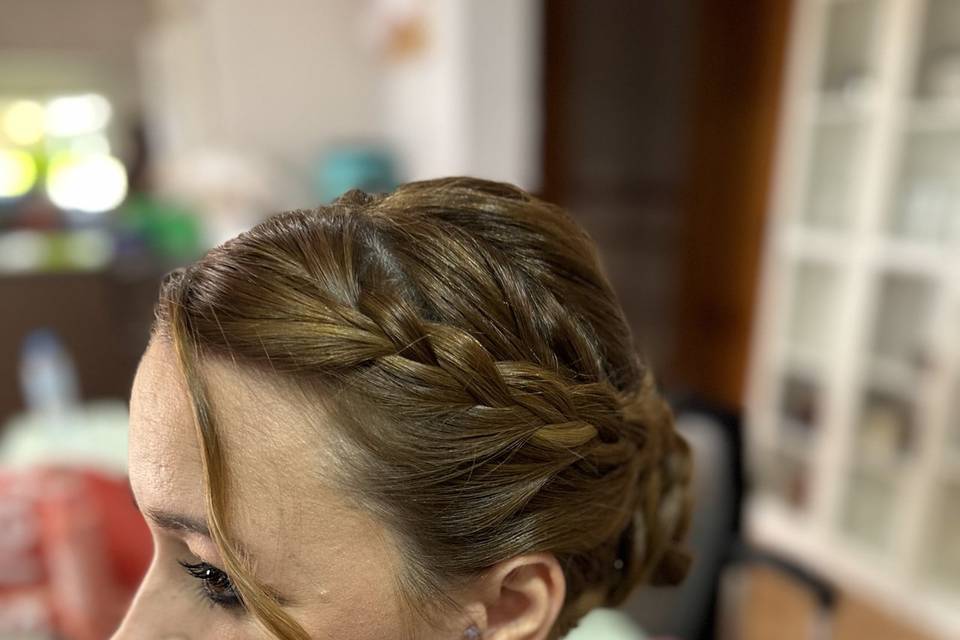 Recogido bajo con trenza