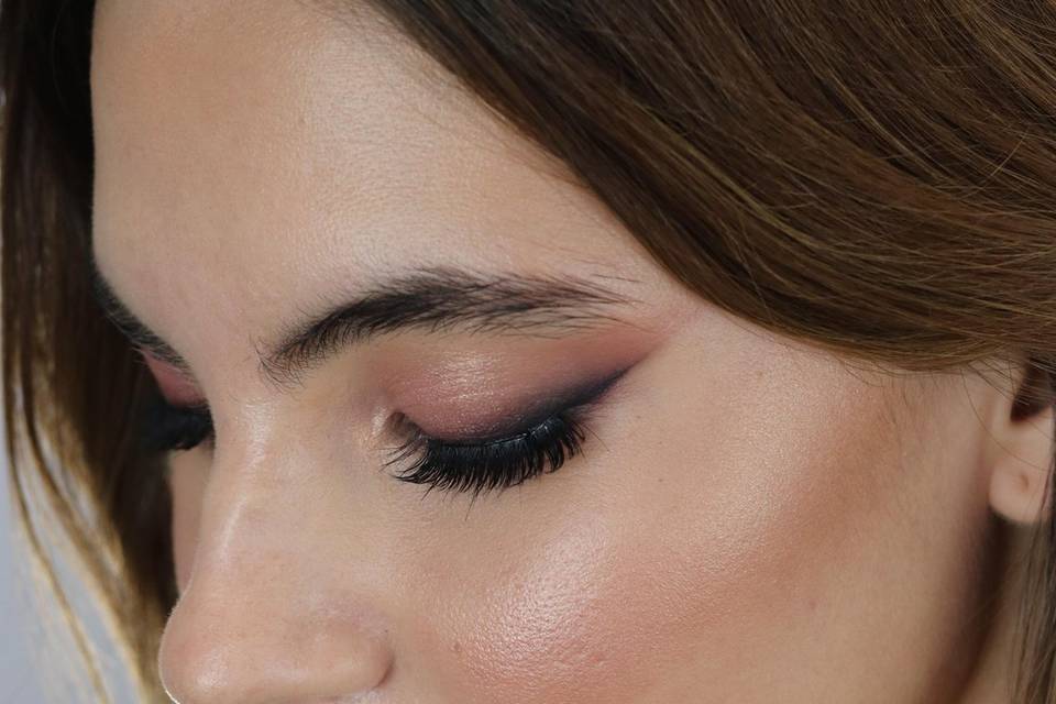 Maquillaje ojo rasgado