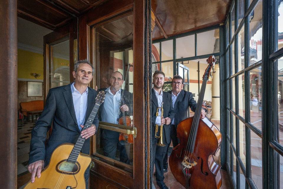 Swing Mosataza